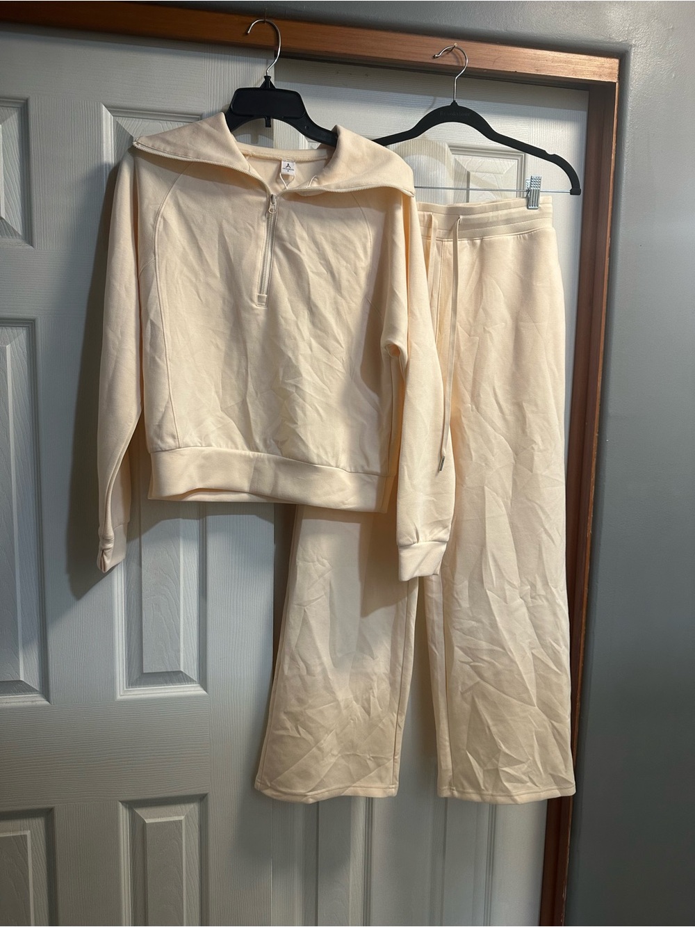 Women's Cream Wide-Leg Pants & Pullover Set